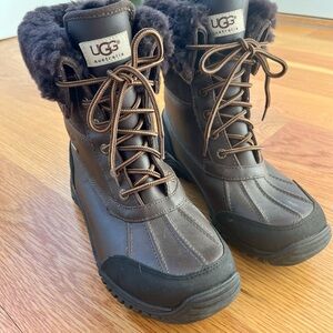 UGG Adirondack Boot Sz 8.5